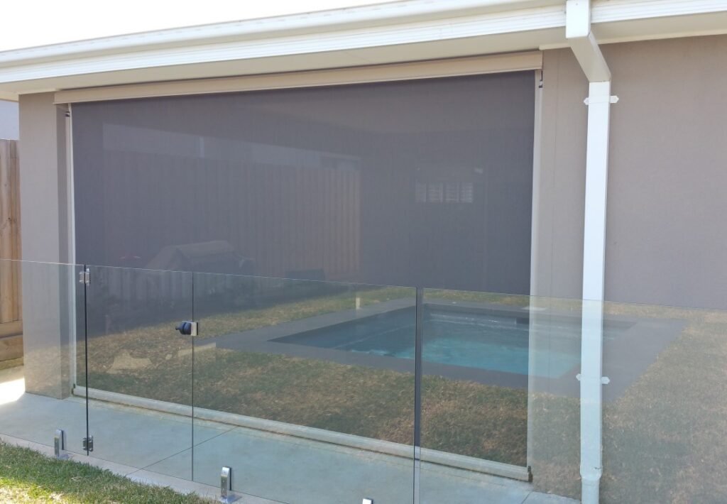 Ziptrak Blind, Visiontex Shade mesh (1)