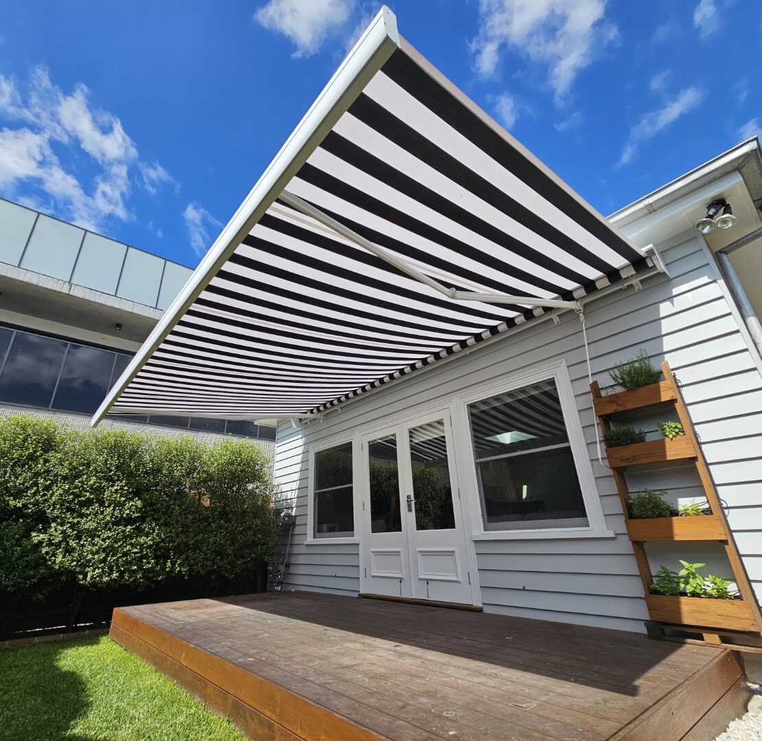 Australia-Semi-Cassette-Awning-Weatherboard-e1759445583948
